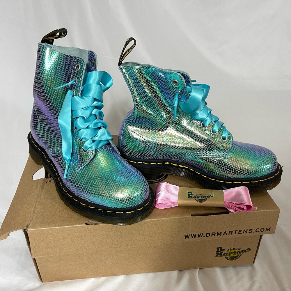 Doc Martens NIB iridescent blue 1460 Pascal size 7
